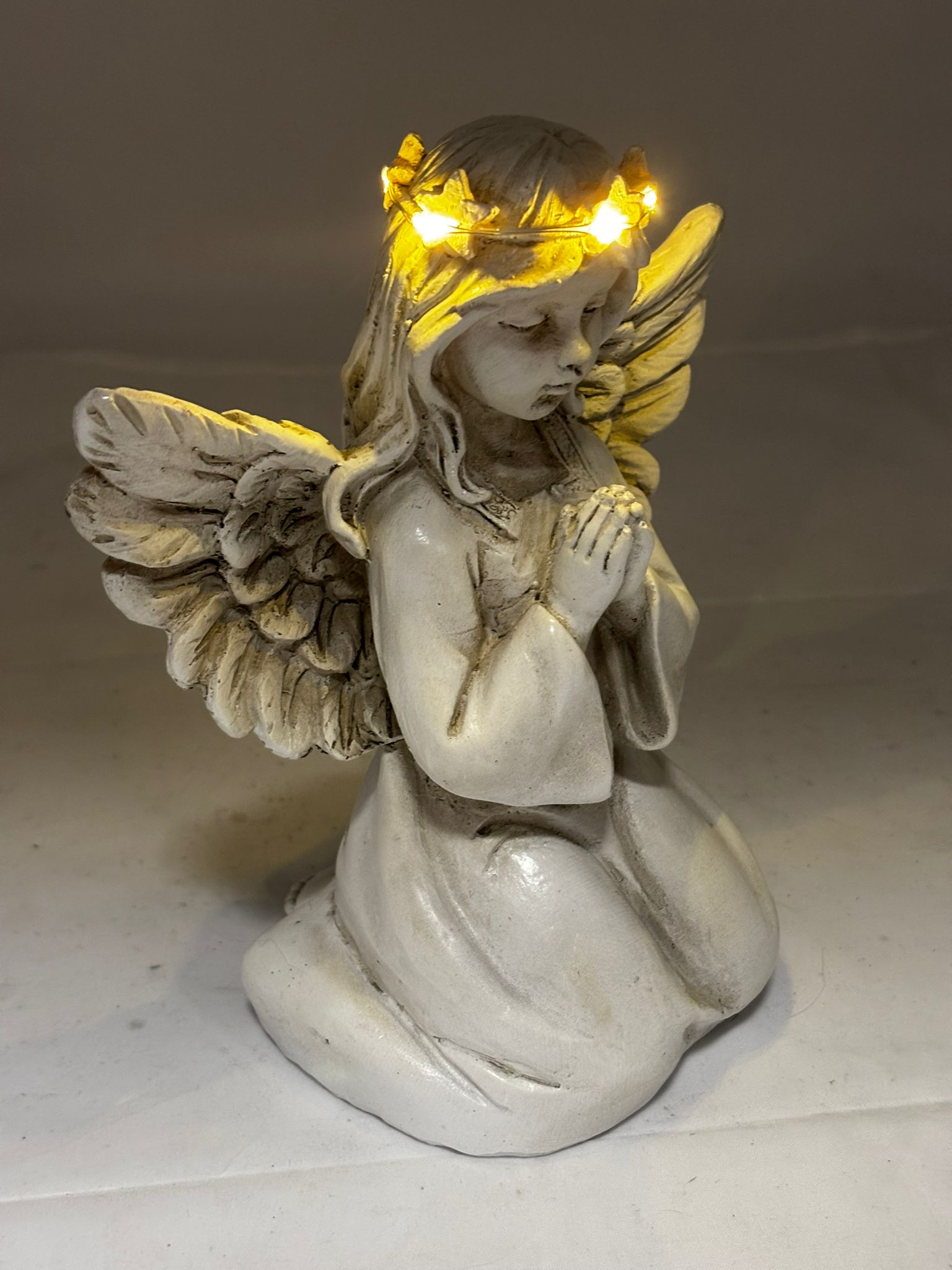 Figurka Aniołek Modlitwa LED